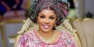 Iyabo Ojo Responds To Accusations Of Hypocrisy, Provides Conditions To Praise Government